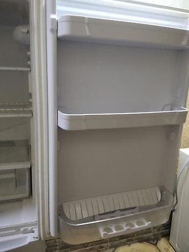 2 х камерные холодильники: Холодильник двухкамерный, белый, с нижней морозильной камерой.ото — 2