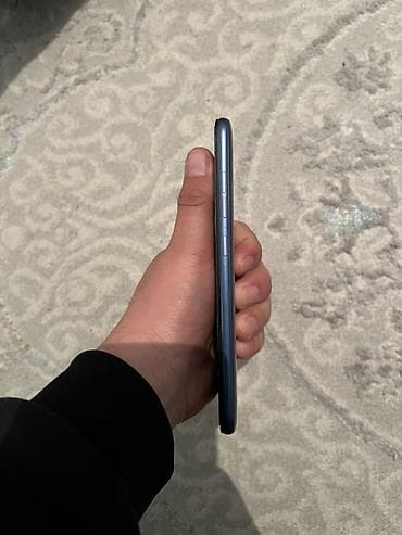 освещение на авто: Poco Pocophone F1, Б/у, 128 ГБ, цвет - Синий, 2 SIM — 4