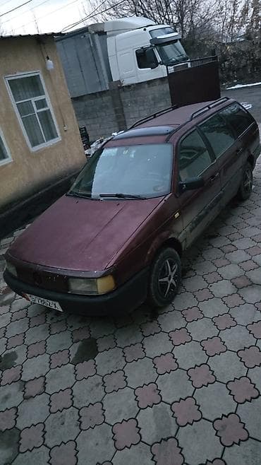 Volkswagen Passat: 1990 г., 1.8 л, Бензин