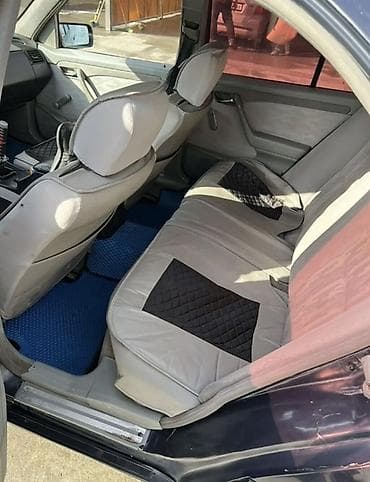 авто в рас: Mercedes-Benz C-Class: 1993 г., Седан — 8