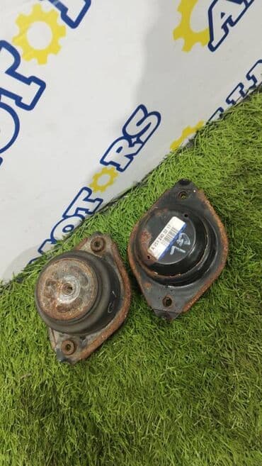 v4: Подушка мотора Mercedes-Benz Б/у, Оригинал — 1