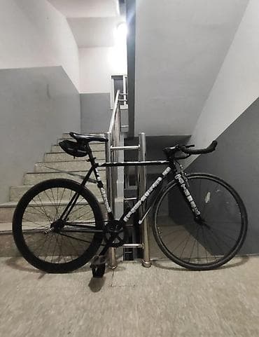 велосипед с большими колёсами: Городской велосипед фикс-типом трансмиссии (фикс/синглспид). Рама — 1