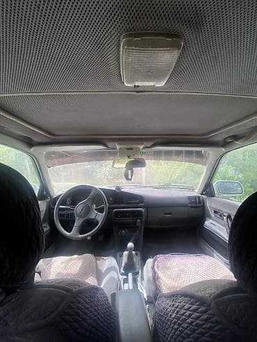 Транспорт: Mazda 626: 1991 г., 2 л, Механика, Бензин, Лифтбек — 5