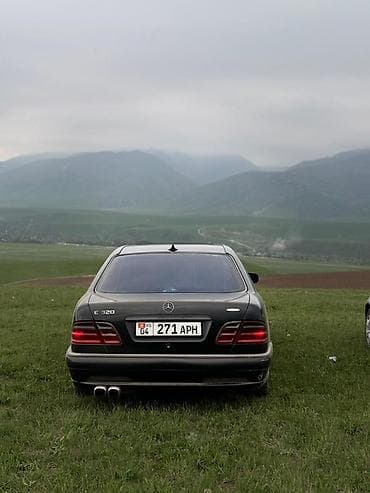 бид е2: Mercedes-Benz E-Class: 2002 г., 3.2 л, Автомат, Бензин, Седан — 5