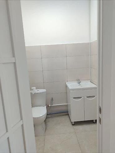 Сдается светлое помещение с отдельным санузлом. Подходит под офис