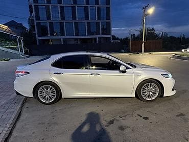 i vtec: Toyota Camry: 2018 г., Гибрид, Седан — 4