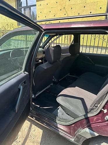 rf 2: Volkswagen Passat Variant: 1993 г., 1.8 л, Механика, Бензин, Универсал — 7