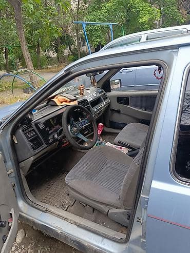 rover sd: Ford Sierra: 1983 г., 2 л, Механика, Бензин, Седан — 4