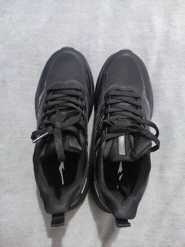 ОРИГИНАЛ ЗАРУБЕЖНОЙ ФИРМЫ ERKE Продаются новые черные кроссовки с