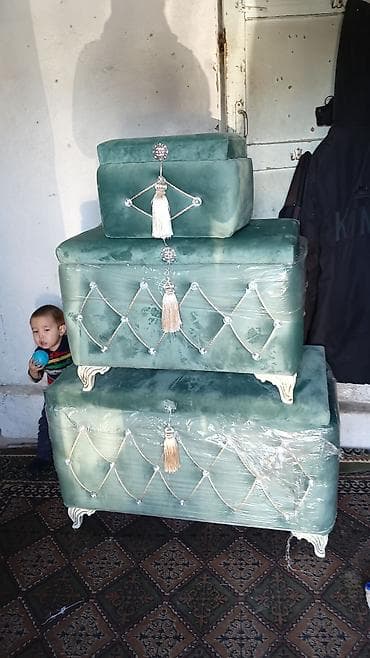 Кресла: Банкетки-пуфы с крышкой, набор из 3 размеров. - Материал обивки — 4