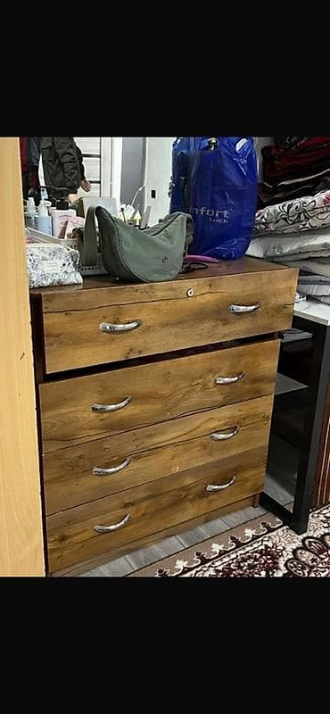 комоды с зеркалом: Комод для одежды, С зеркалом, ЛДСП, цвет - Коричневый — 1