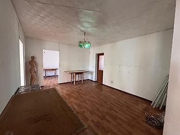 продажа дома в селе ивановка: Продается капитальный двухэтажный дом в городе Кара-Балта, ул. Ленина — 10