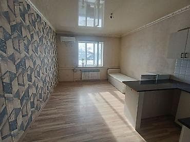 Студия с санузлом и кухней. Планировка и отделка: - Просторная