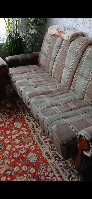 Прямой диван, Б/у