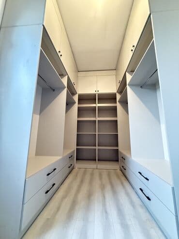 шкаф буушный: Кухни на заказ в современном минималистичном стиле - Планировки — 13