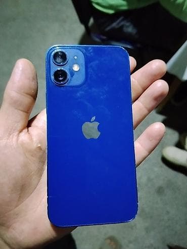очки с камера: IPhone 12, синий цвет корпуса. Характеристики и функции: - Экран — 1