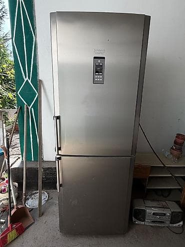 fridge: Холодильник Hotpoint Ariston, Двухкамерный — 2