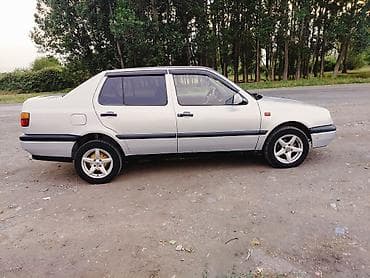 vin code: Volkswagen Vento: 1993 г., Седан — 2