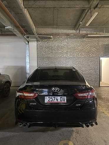 lada 2105: Toyota Camry: 2019 г., Седан — 2