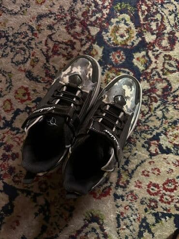 фирменная обувь из италии: Черные лоферы на массивной рифленой подошве, выполненные из гладкой — 6