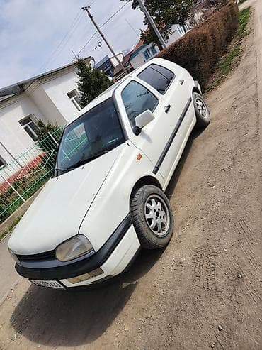 Volkswagen Golf: 1992 г., 1.8 л, Механика, Хэтчбэк