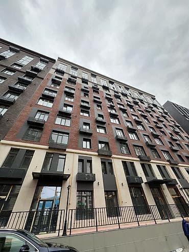 Продажа коммерческой недвижимости: Продажа магазинов В жилом доме, 138 м², Готовая ПСО (под самоотделку), Отдельный вход, 2 этаж — 1