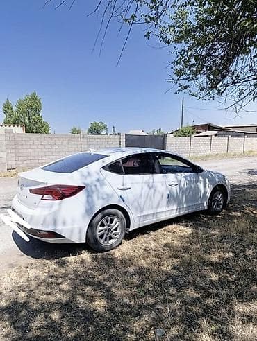 geely e5: Hyundai Elantra: 2019 г., 1.6 л, Бензин, Седан — 2