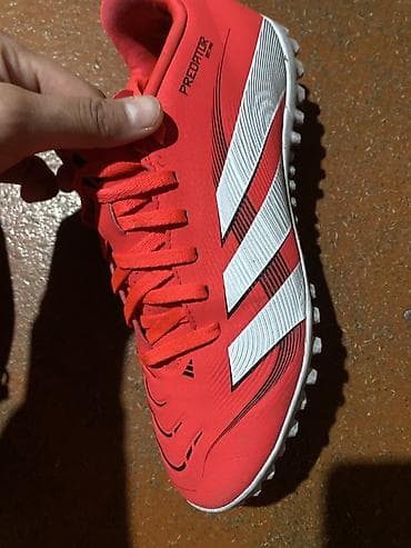 обувь для трекинга: Продам футбольные сороконожки Adidas Predator TF в ярком красном — 2