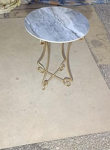 стол со стеклянной столешницей: Декоративные столики с каменной столешницей и металлическим каркасом — 6