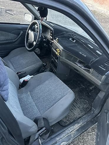 Унаа: Daewoo Nexia: 2004 г., 1.5 л, Кол менен иштөөчү, Бензин, Седан — 2