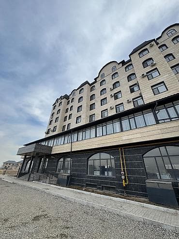 стол для растяжки спины: Коммерческое помещение на первой линии | 800 м² | 1 этаж 📍 Локация — 1