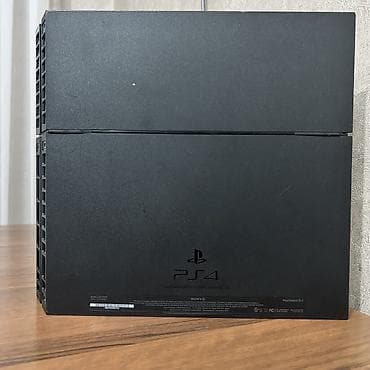 Видеоигры и приставки: PlayStation 4 (оригинальная версия, “fat”) с двумя беспроводными — 5