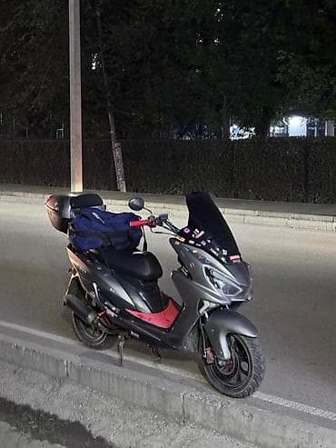 Скутеры: Макси-скутер 150 куб. см, Бензин, Б/у — 4