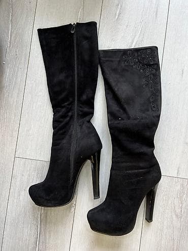 Айымдардын бут кийими: Обувь 38 размера. В хорошем соятоянии. По 300 сомов. Два за 500 — 3