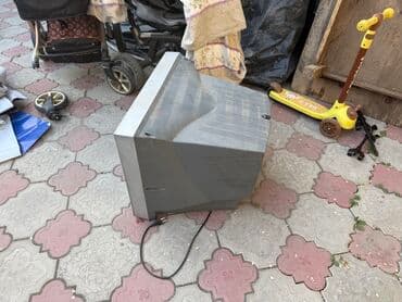 Старый телевизор работает