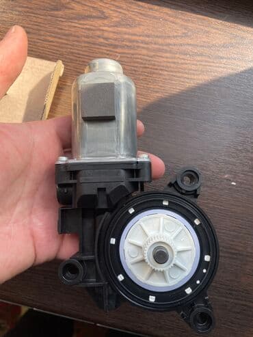 инверторы для солнечных батарей 330: Электрический моторчик Hyundai Новый, Оригинал — 4