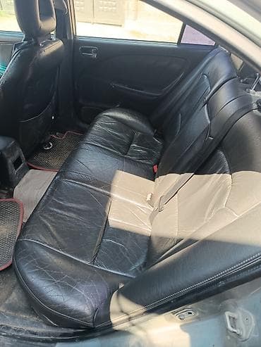 step 2: Toyota Avensis: 2001 г., 2 л, Ручные, Седан — 5