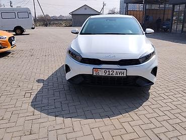 Kia Ceed: 2021 г., 1.6 л, Вариатор, Бензин, Седан
