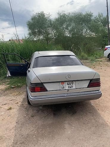 Mercedes-Benz W124: 1992 г., 2.3 л, Механика, Бензин, Седан — 2
