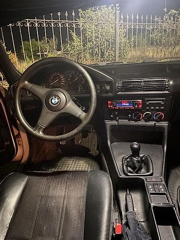 на кия к5: BMW 5 series: 1990 г., 2.5 л, Седан — 7