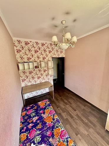 Сдаю комнату на под селение в 3-комнатной квартире 📍10 мкр 20 000 сом