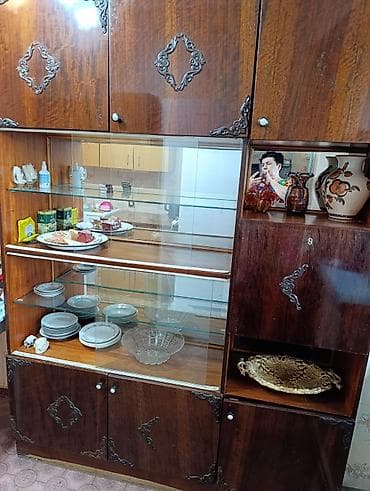 горка в гостиную: Стенка-шкаф, Тип стенки-шкафа: Советская, Для зала, Б/у, Особенности: Для хранения посуды — 1