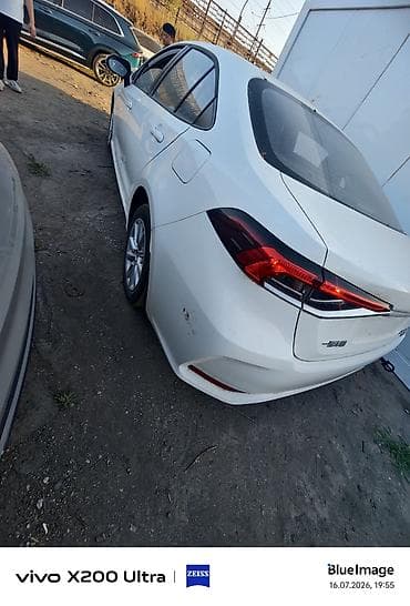 byd e9: Toyota Corolla: 2025 г., 1.2 л, Автомат, Бензин, Седан — 7