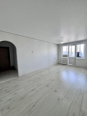 семья: 🏡 Продаётся уютная 3-комнатная квартира в 8-м микрорайоне! 📍 Отличное — 4