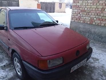 Volkswagen Passat: 1990 г., Механика, Седан