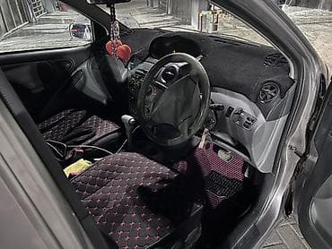 на vitz: Toyota Vitz: 2001 г., 1.3 л, Вариатор, Бензин, Хэтчбэк — 5