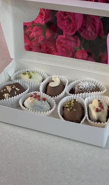 Продукты питания: Подарочный набор фиников в шоколаде - Ассорти из 7 штук: финики в — 1