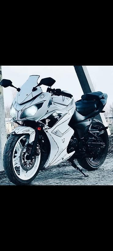 все мотоциклы yamaha: Спортивный мотоцикл в обтекателях, стиль «спортбайк». - Кузов: белый — 1