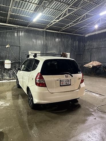 Продажа авто: Honda Fit: 2003 г., 1.3 л, Автомат, Бензин, Хэтчбэк — 4