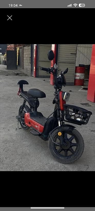 электро байки: Электрический мопед красного цвета с черными элементами дизайна — 4